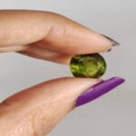 PERIDOT 5.55 ct  / 6.16 RATTI